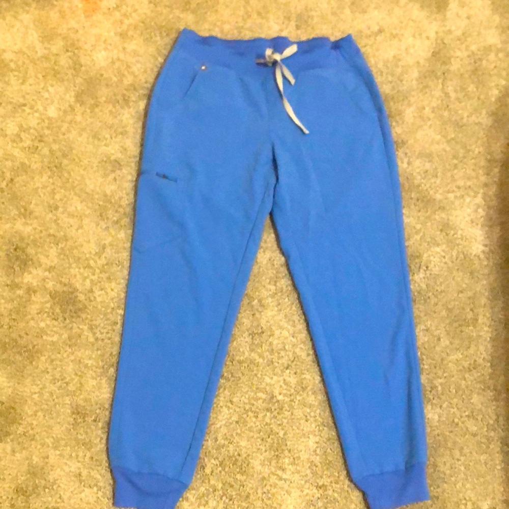 Medium Women’s Figs scrubs, like new. Only worn twice.